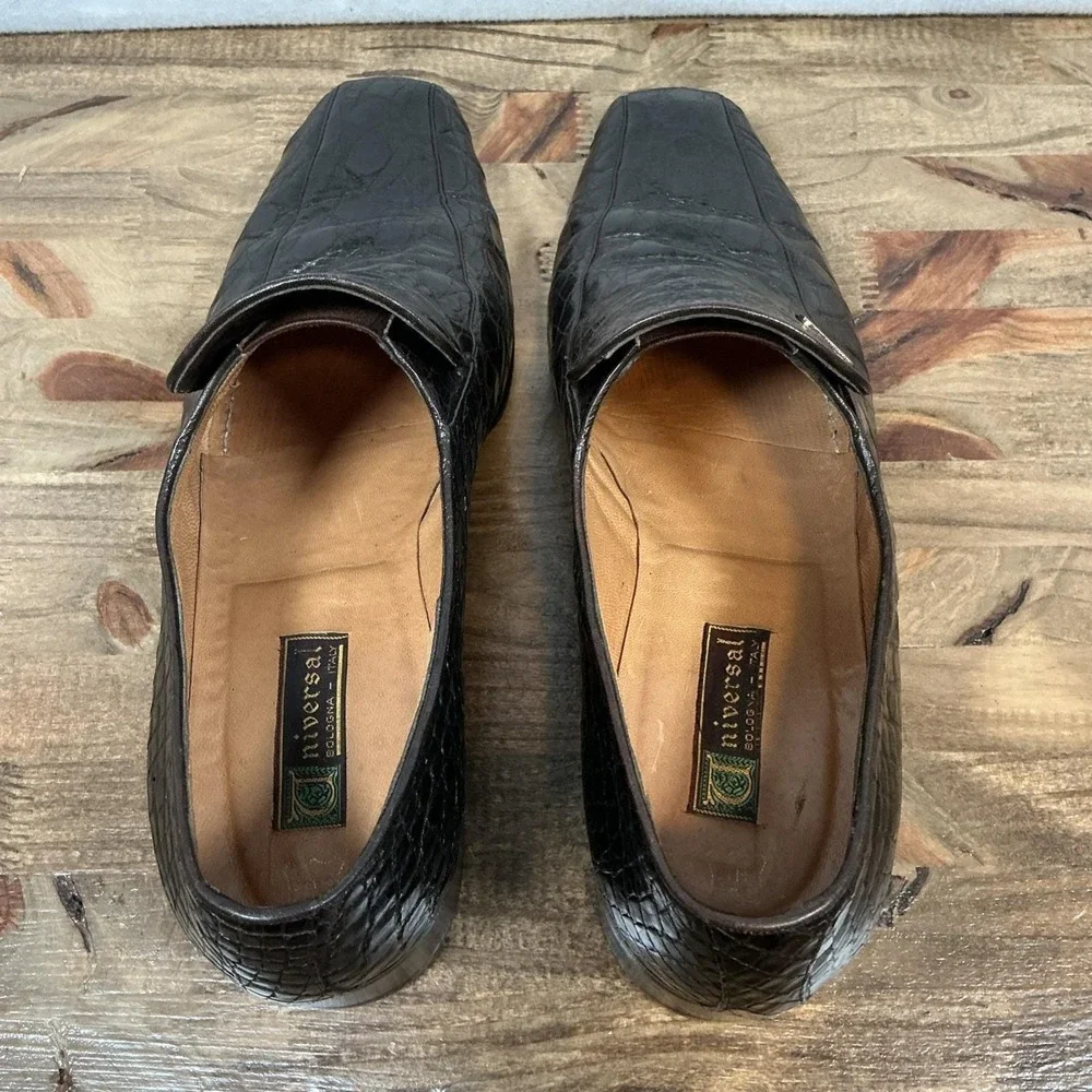 Universal Dk Brown Crocodile Embossed Leather SlipOn Loafers with MetalLabel 9.5